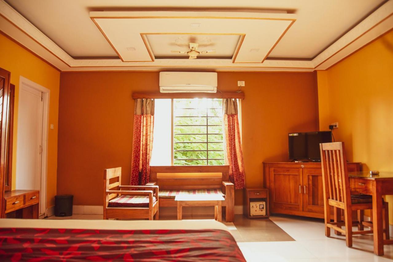 Hotel Nakshatra Karimganj Exterior photo